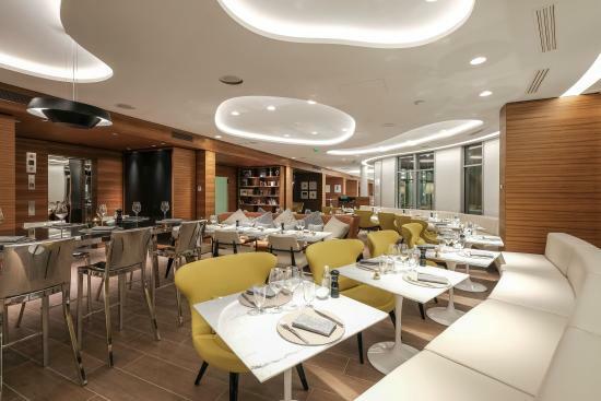 ORIGIN by Renaissance Paris Republique Hotel
