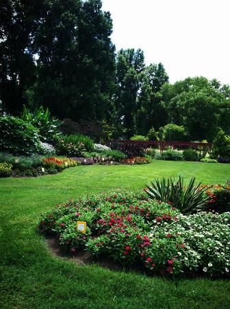 UT Gardens