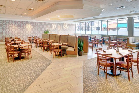 The Avenue Bar & Grill