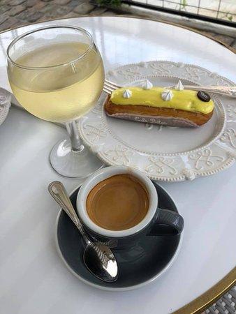 Cafe Poetes