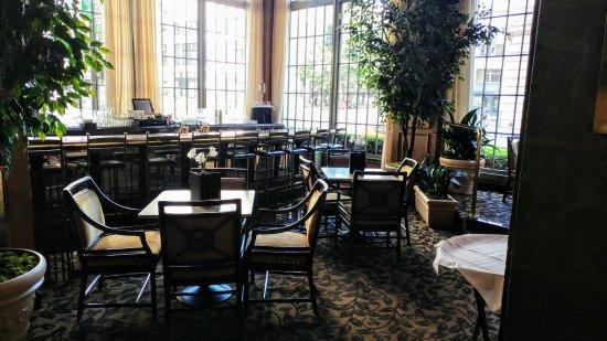 Oliver's Lounge