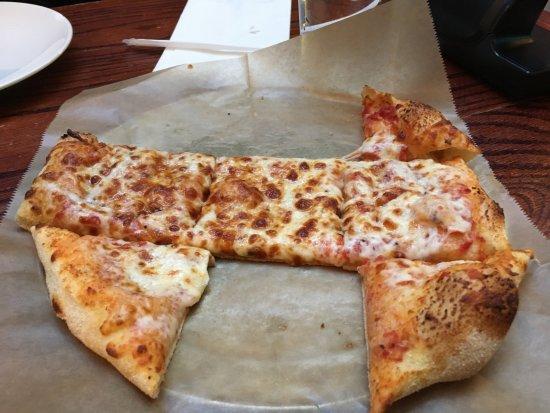 UNO Chicago Grill