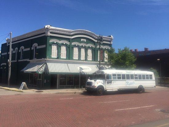 Nemo's Bar & Grill