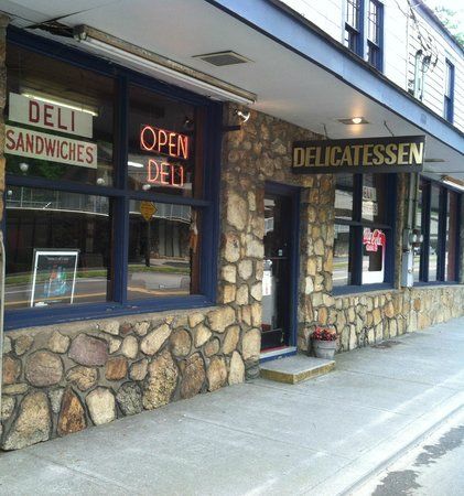 Parton's Deli
