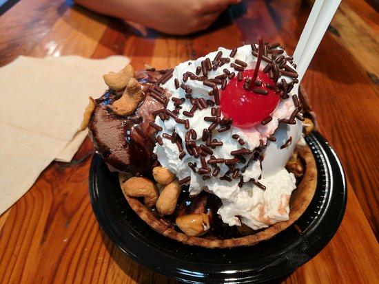 Treat Ice Cream Scoop Shop