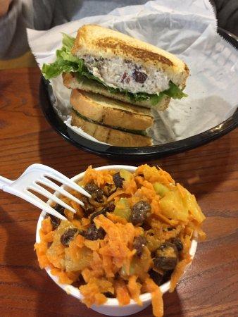 Sweet Magnolia's Cafe & Bakery