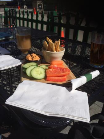 Lizzie McNeill's Irish Pub