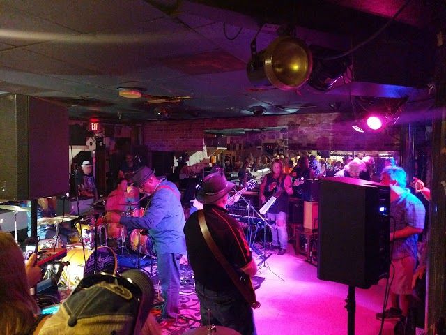 Grant's Lounge