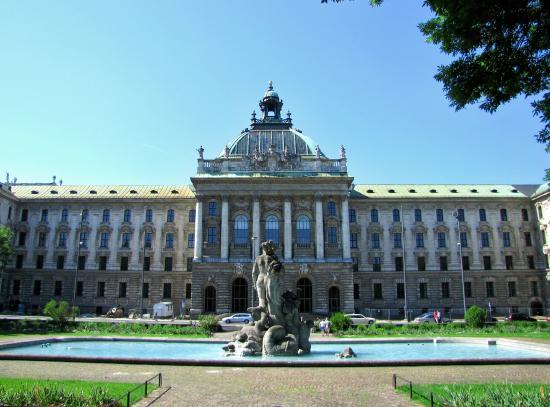 Justizpalast