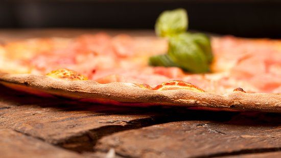 H'ugo's Pizza-Bar-Lounge