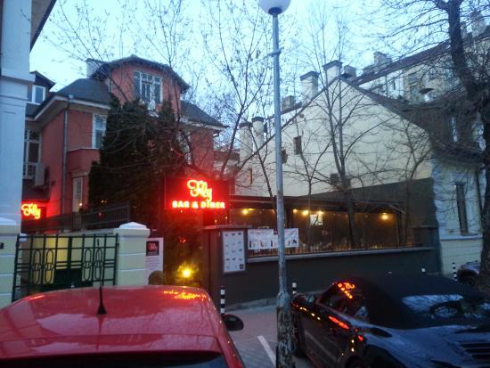 Fly Bar & Diner
