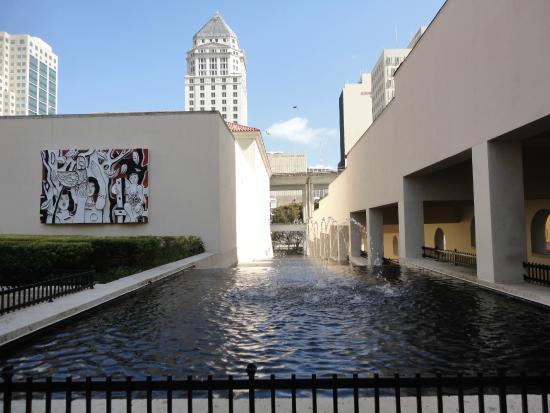Miami Art Museum