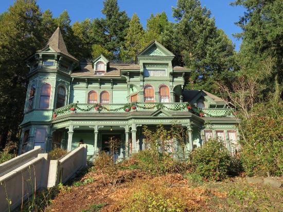 Shelton McMurphey Johnson House