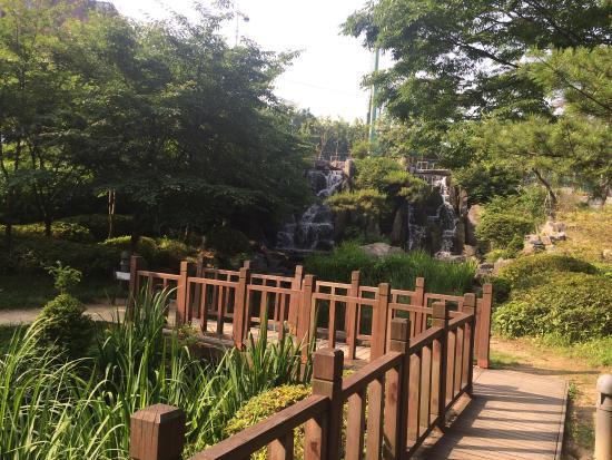 Jangchungdan Park